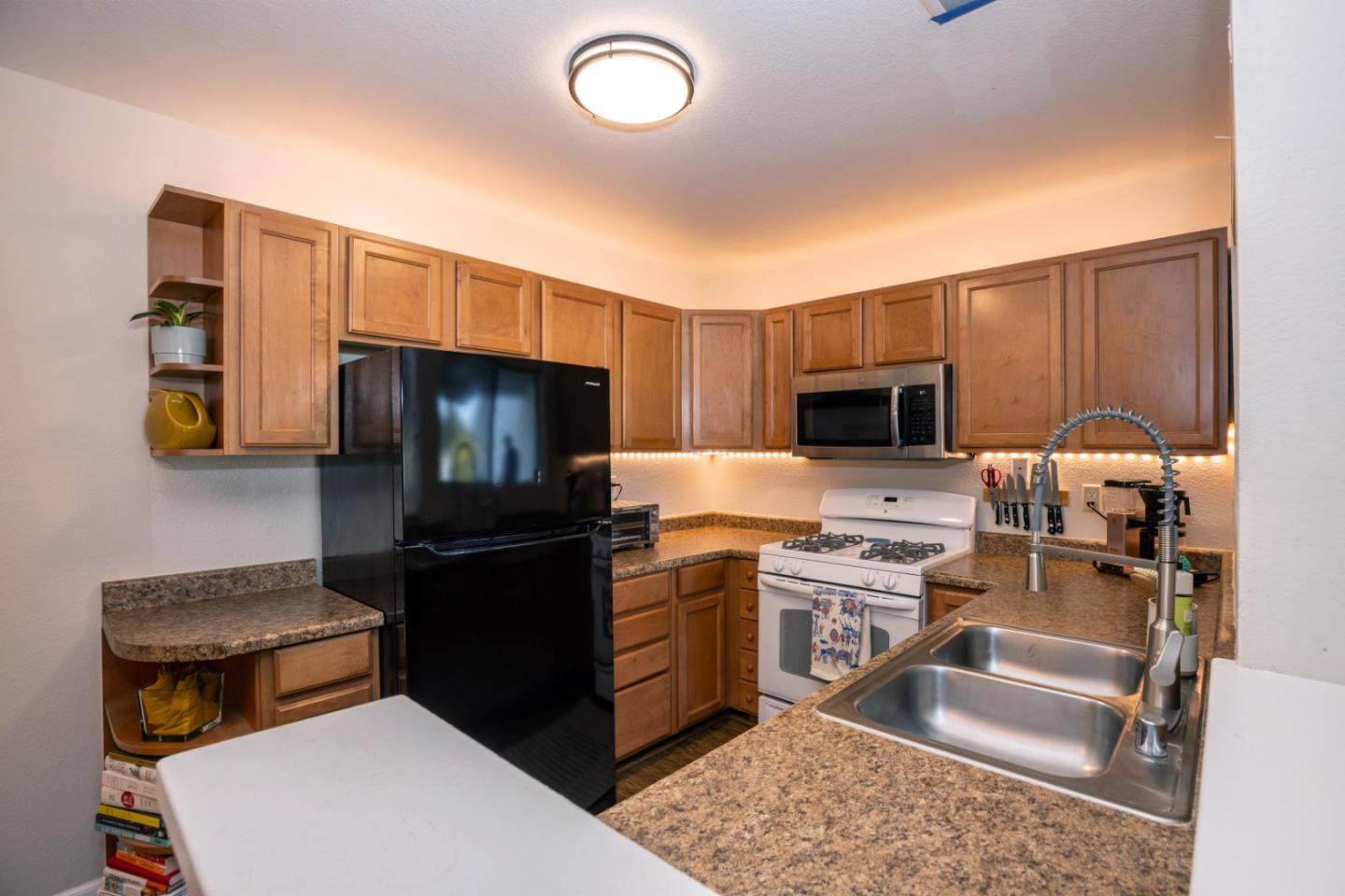 Detail Gallery Image 8 of 22 For 3416 Deerwood Ter #312,  Fremont,  CA 94536 - 1 Beds | 1 Baths