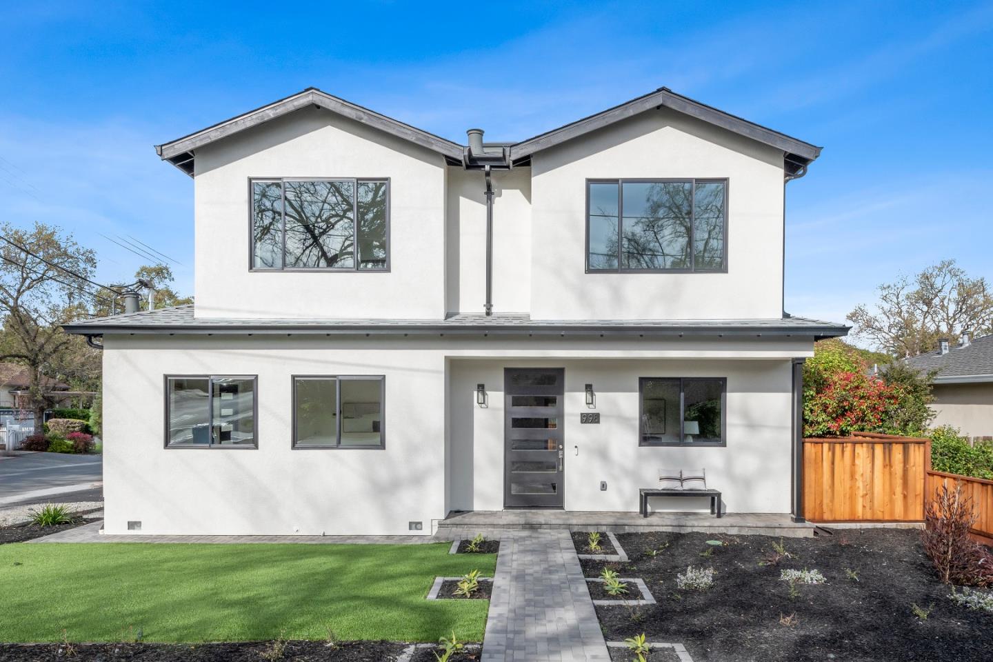 Photo of 998 Lucky Ave in Menlo Park, CA