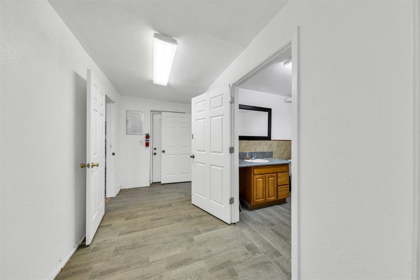 Detail Gallery Image 14 of 51 For 414 16th St, Sacramento,  CA 95814 - – Beds | – Baths