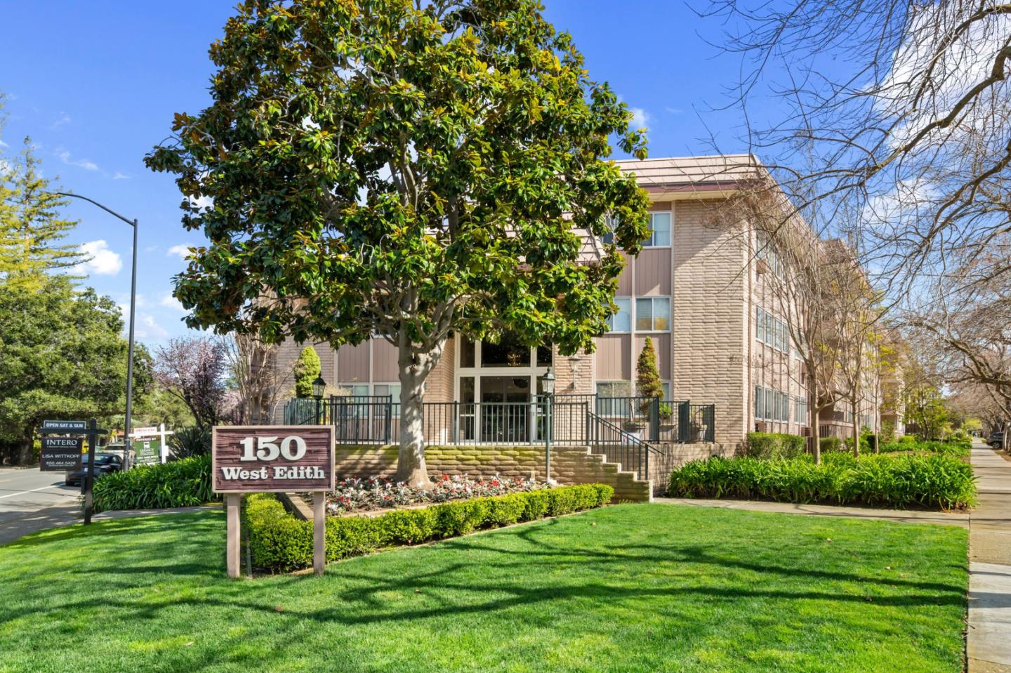 Detail Gallery Image 19 of 26 For 150 W Edith Ave #14,  Los Altos,  CA 94022 - 2 Beds | 2 Baths
