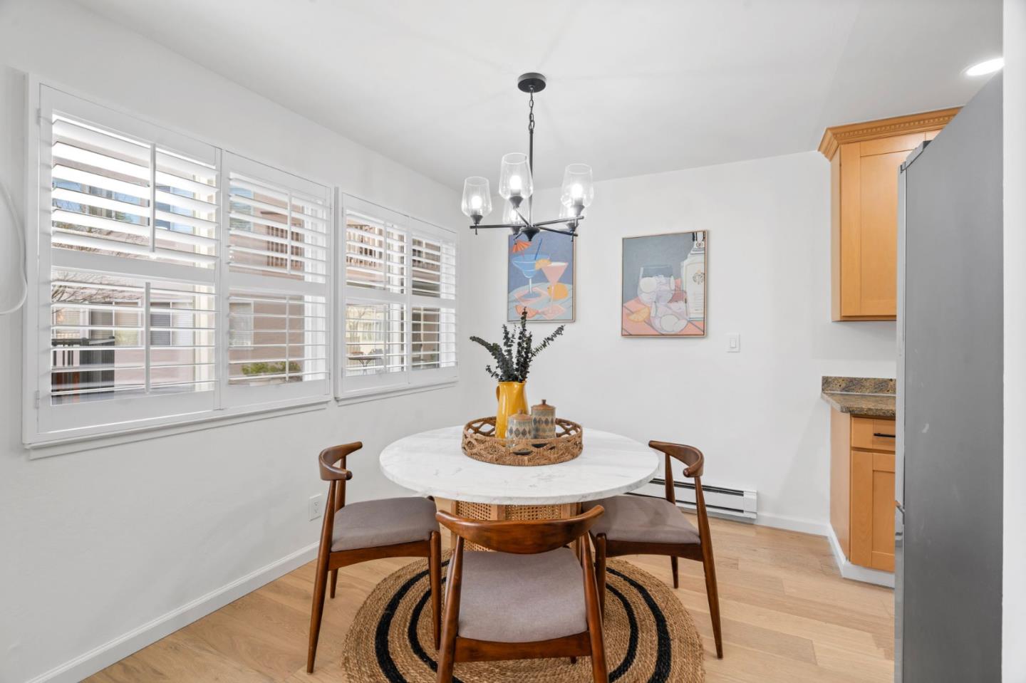 Detail Gallery Image 6 of 26 For 150 W Edith Ave #14,  Los Altos,  CA 94022 - 2 Beds | 2 Baths