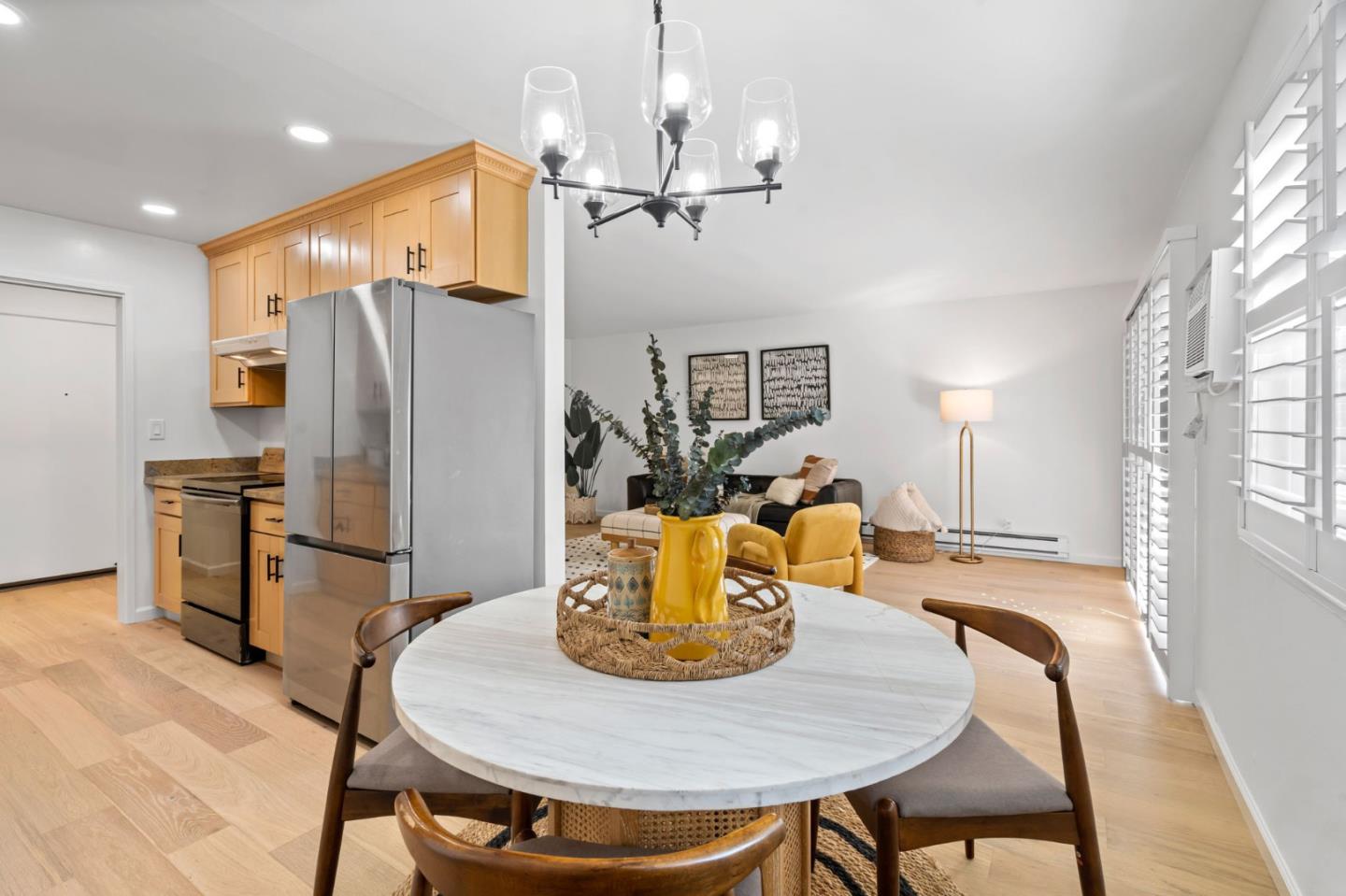 Detail Gallery Image 7 of 26 For 150 W Edith Ave #14,  Los Altos,  CA 94022 - 2 Beds | 2 Baths
