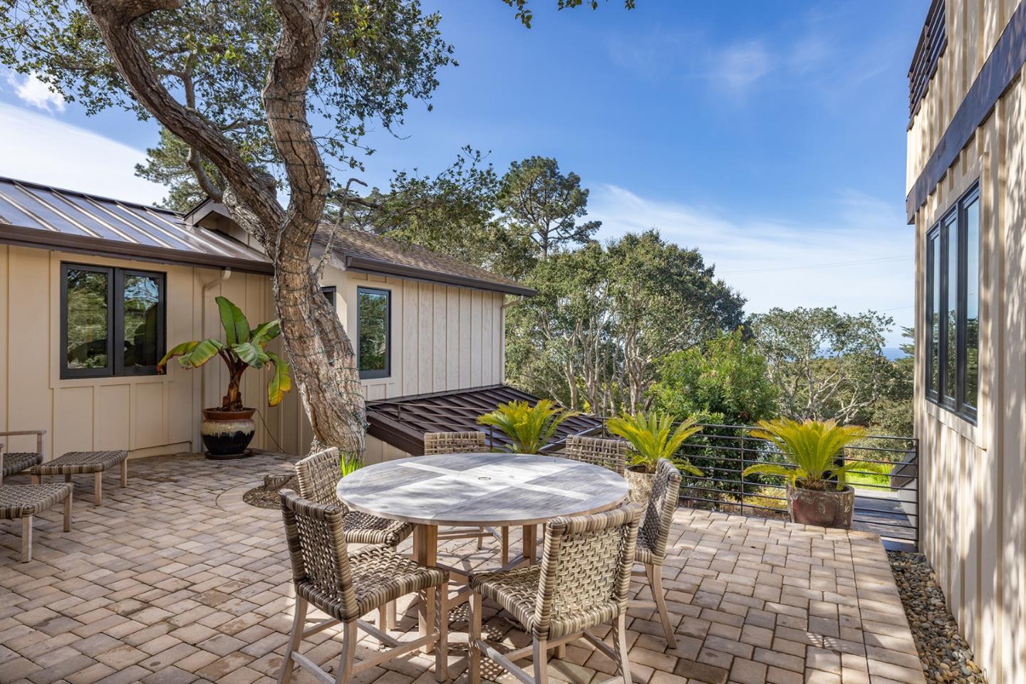 Detail Gallery Image 2 of 26 For 24429 S San Luis Ave, Carmel,  CA 93923 - 2 Beds | 2/1 Baths