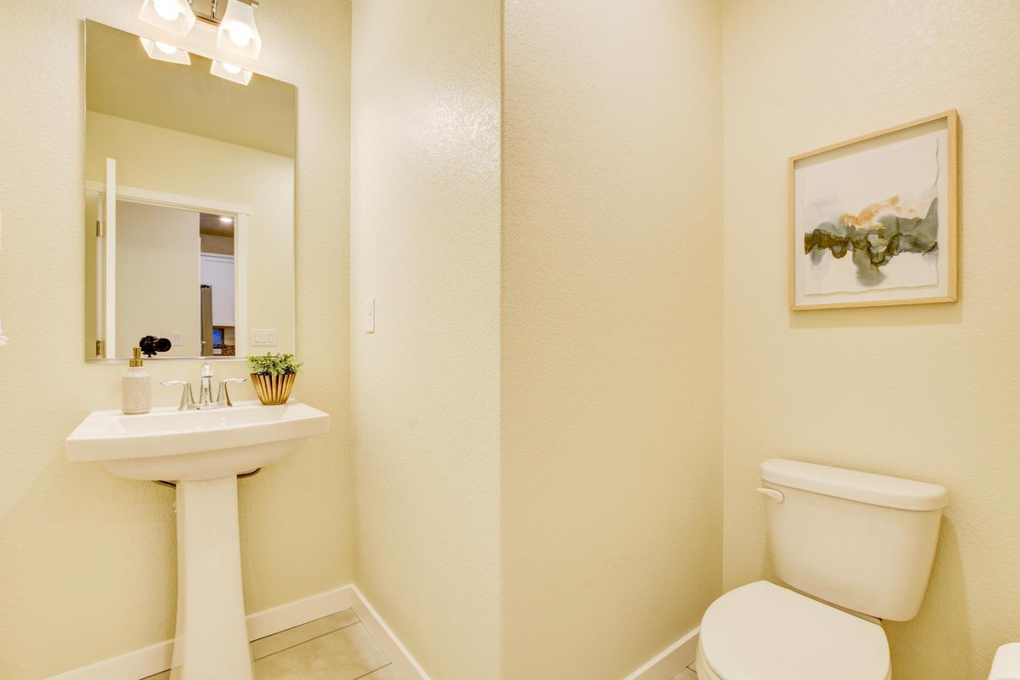 Detail Gallery Image 11 of 48 For 3515 Sparrow Ct, West Sacramento,  CA 95691 - 3 Beds | 2/1 Baths