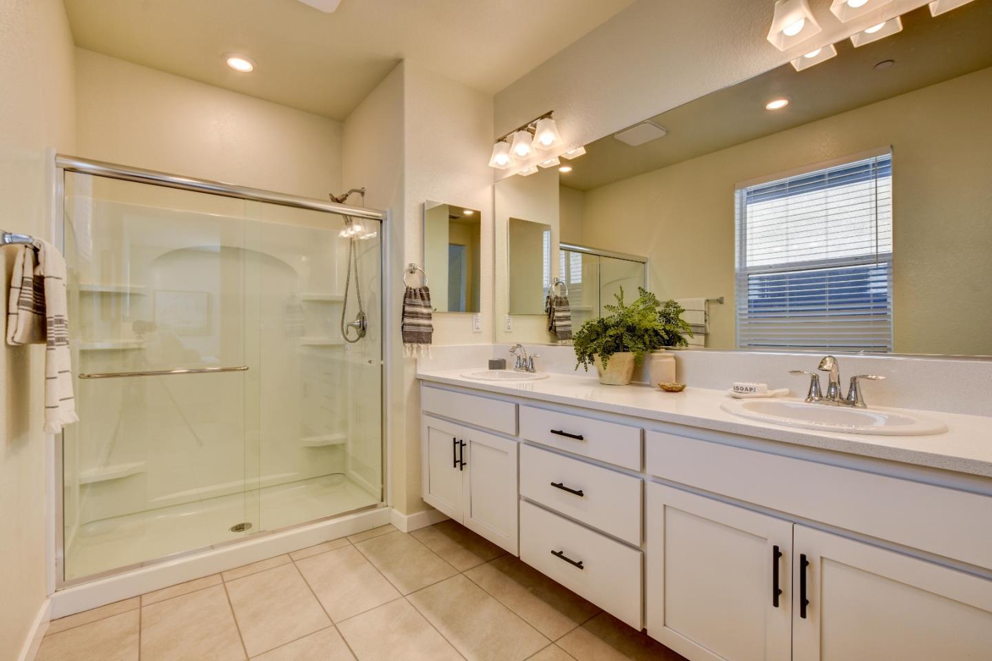 Detail Gallery Image 22 of 48 For 3515 Sparrow Ct, West Sacramento,  CA 95691 - 3 Beds | 2/1 Baths