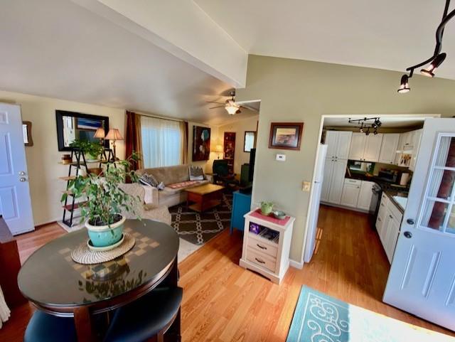 Detail Gallery Image 4 of 24 For 1190 7th Ave #14,  Santa Cruz,  CA 95062 - 2 Beds | 2 Baths