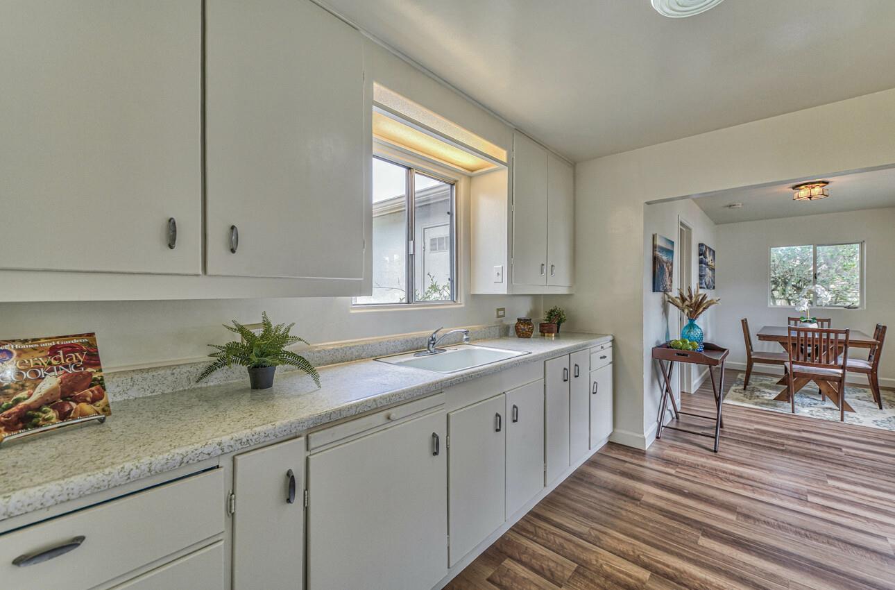Detail Gallery Image 13 of 29 For 310 Cypress Ave, Pacific Grove,  CA 93950 - 3 Beds | 1/1 Baths