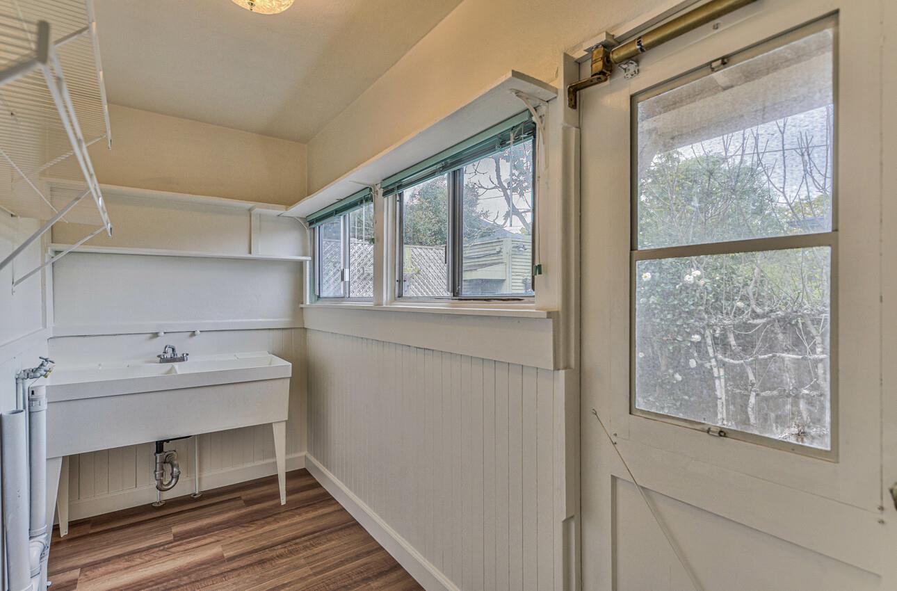 Detail Gallery Image 16 of 29 For 310 Cypress Ave, Pacific Grove,  CA 93950 - 3 Beds | 1/1 Baths