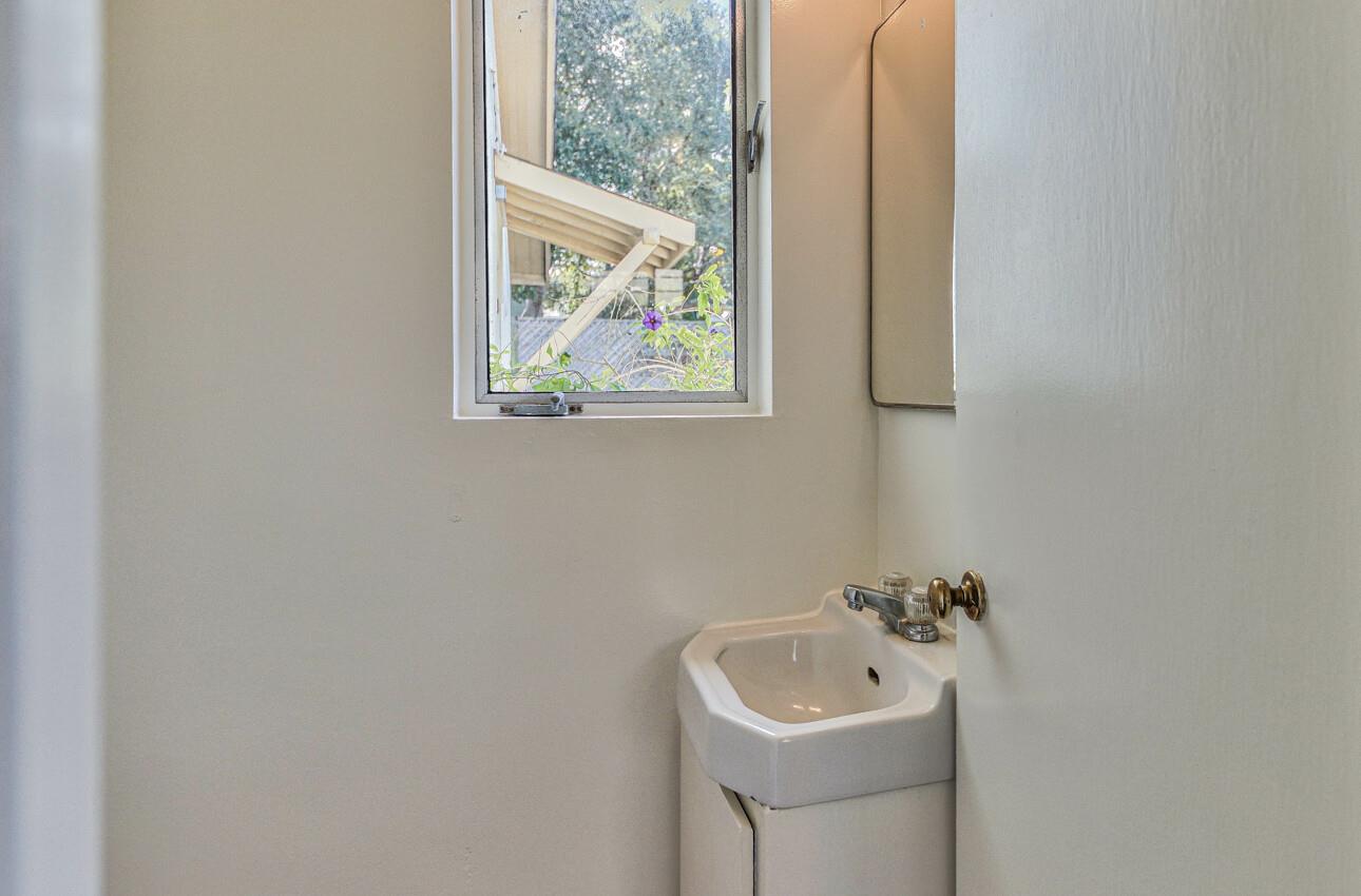 Detail Gallery Image 22 of 29 For 310 Cypress Ave, Pacific Grove,  CA 93950 - 3 Beds | 1/1 Baths