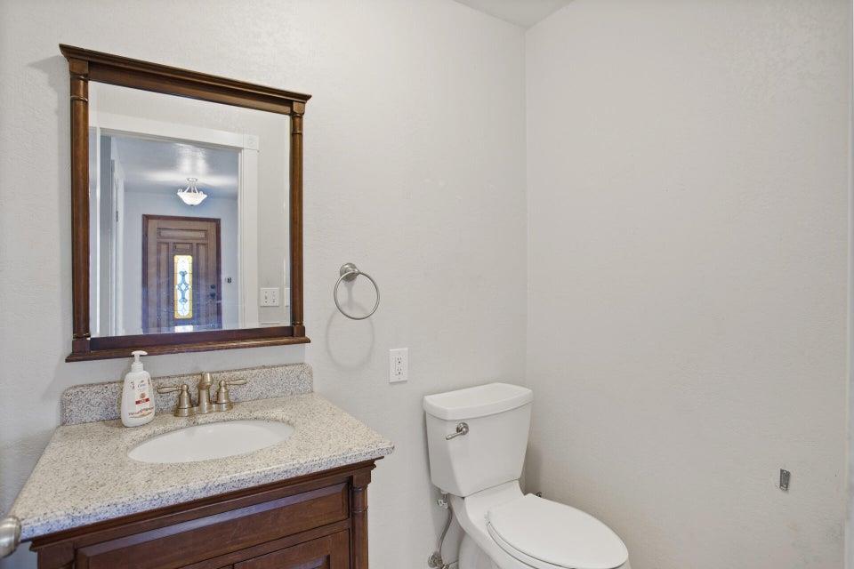 Detail Gallery Image 11 of 33 For 21556 Harvest Ln, Palo Cedro,  CA 96073 - 4 Beds | 2/1 Baths