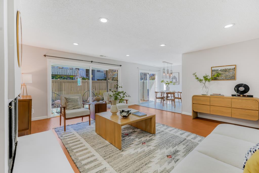 Detail Gallery Image 1 of 52 For 255 S Rengstorff Ave #45,  Mountain View,  CA 94040 - 3 Beds | 2 Baths
