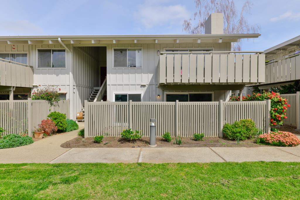 Detail Gallery Image 40 of 52 For 255 S Rengstorff Ave #45,  Mountain View,  CA 94040 - 3 Beds | 2 Baths