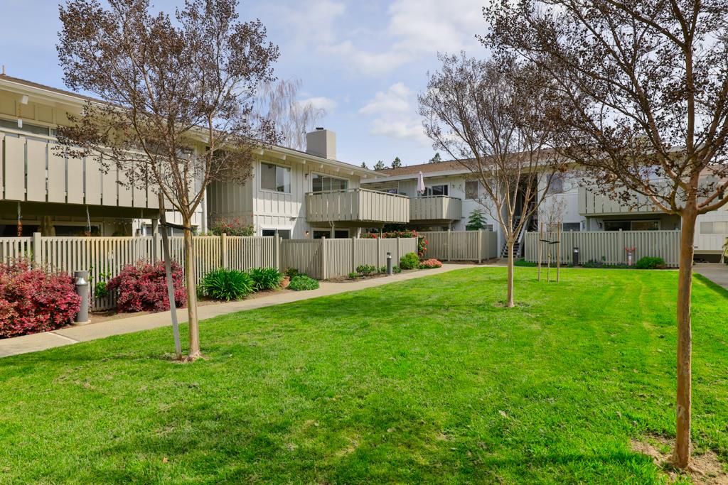 Detail Gallery Image 42 of 52 For 255 S Rengstorff Ave #45,  Mountain View,  CA 94040 - 3 Beds | 2 Baths