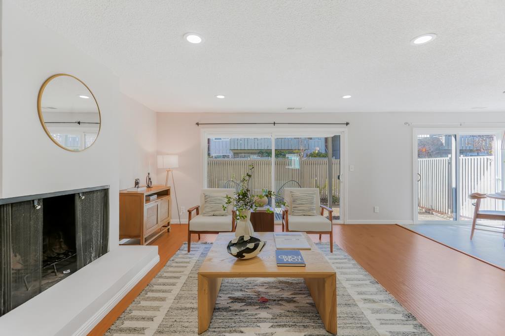 Detail Gallery Image 7 of 52 For 255 S Rengstorff Ave #45,  Mountain View,  CA 94040 - 3 Beds | 2 Baths
