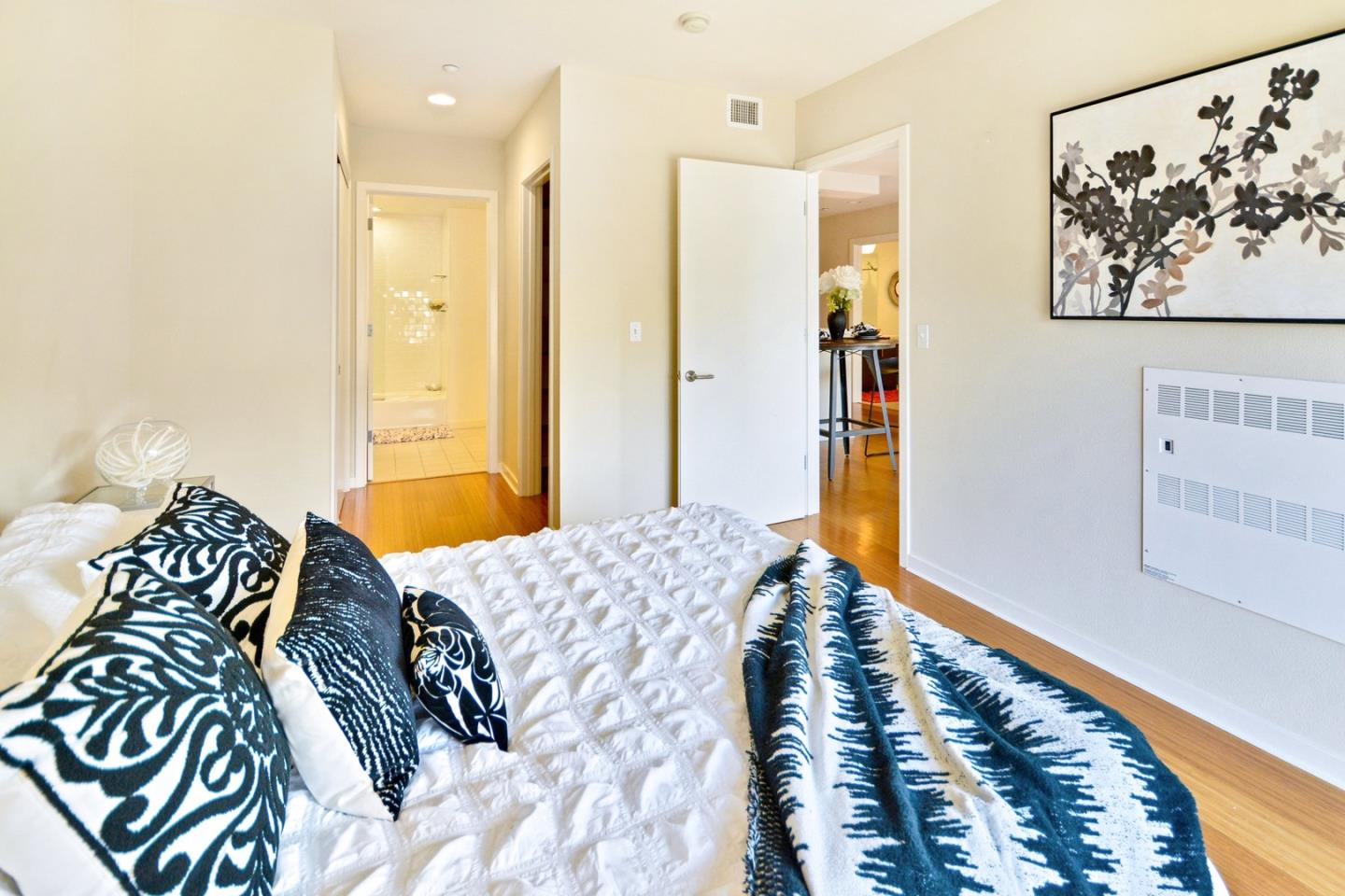 Detail Gallery Image 11 of 35 For 555 Bartlett St #312,  San Francisco,  CA 94110 - 2 Beds | 2 Baths