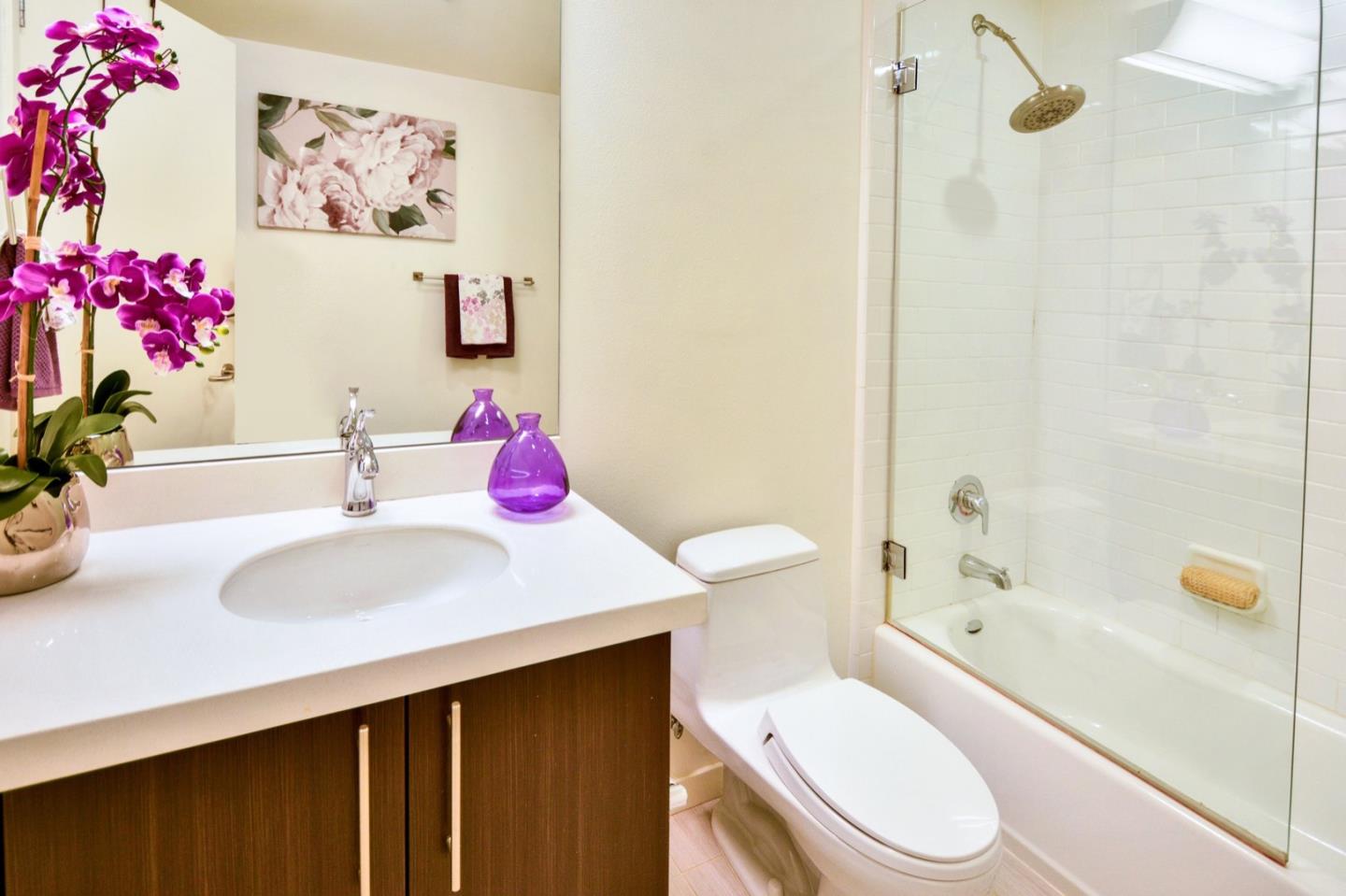 Detail Gallery Image 13 of 35 For 555 Bartlett St #312,  San Francisco,  CA 94110 - 2 Beds | 2 Baths