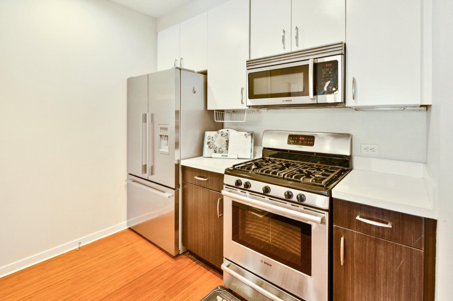 Detail Gallery Image 3 of 35 For 555 Bartlett St #312,  San Francisco,  CA 94110 - 2 Beds | 2 Baths