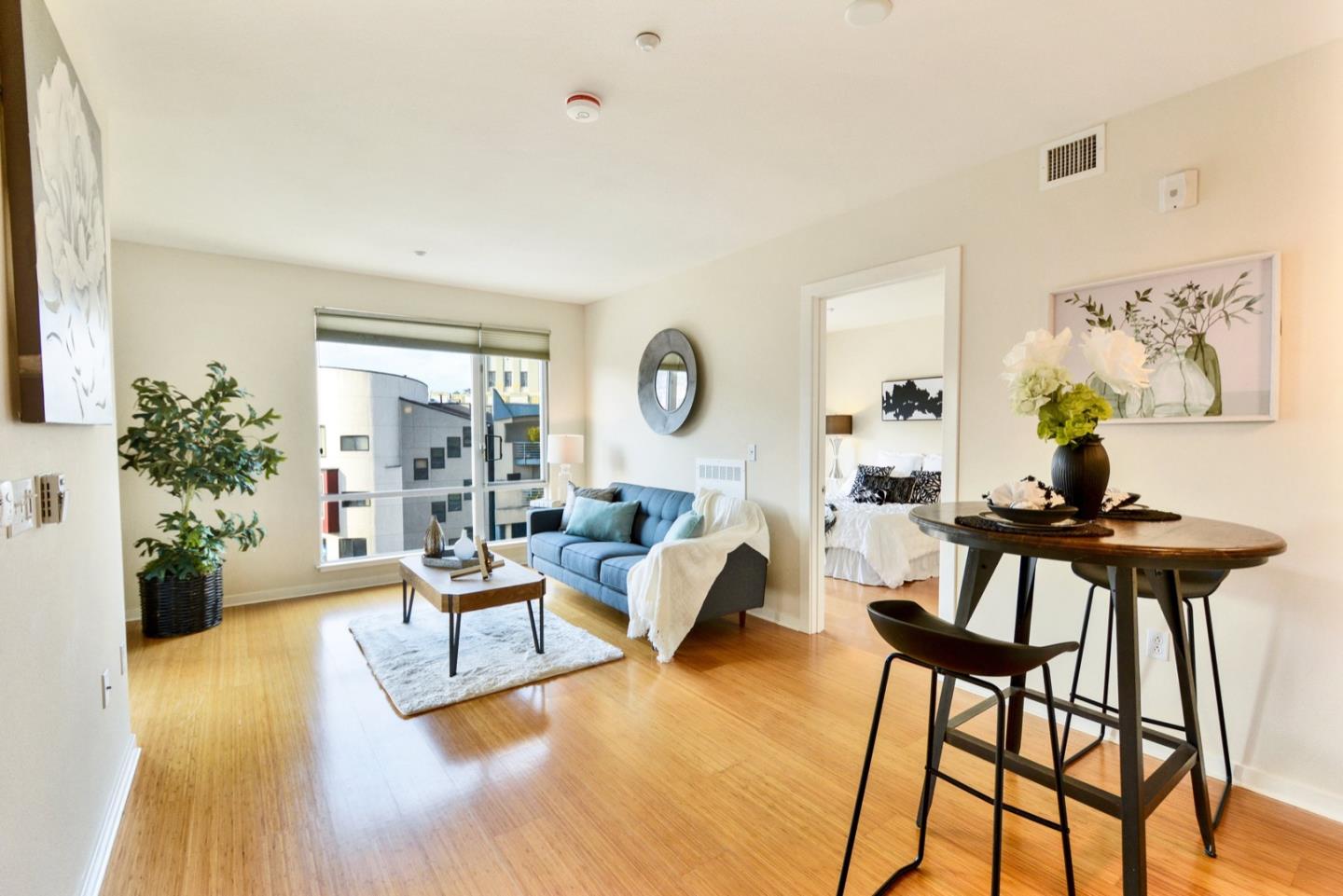 Detail Gallery Image 5 of 35 For 555 Bartlett St #312,  San Francisco,  CA 94110 - 2 Beds | 2 Baths