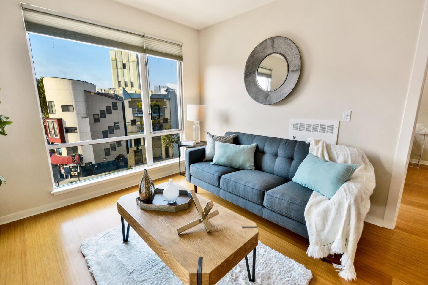 Detail Gallery Image 6 of 35 For 555 Bartlett St #312,  San Francisco,  CA 94110 - 2 Beds | 2 Baths