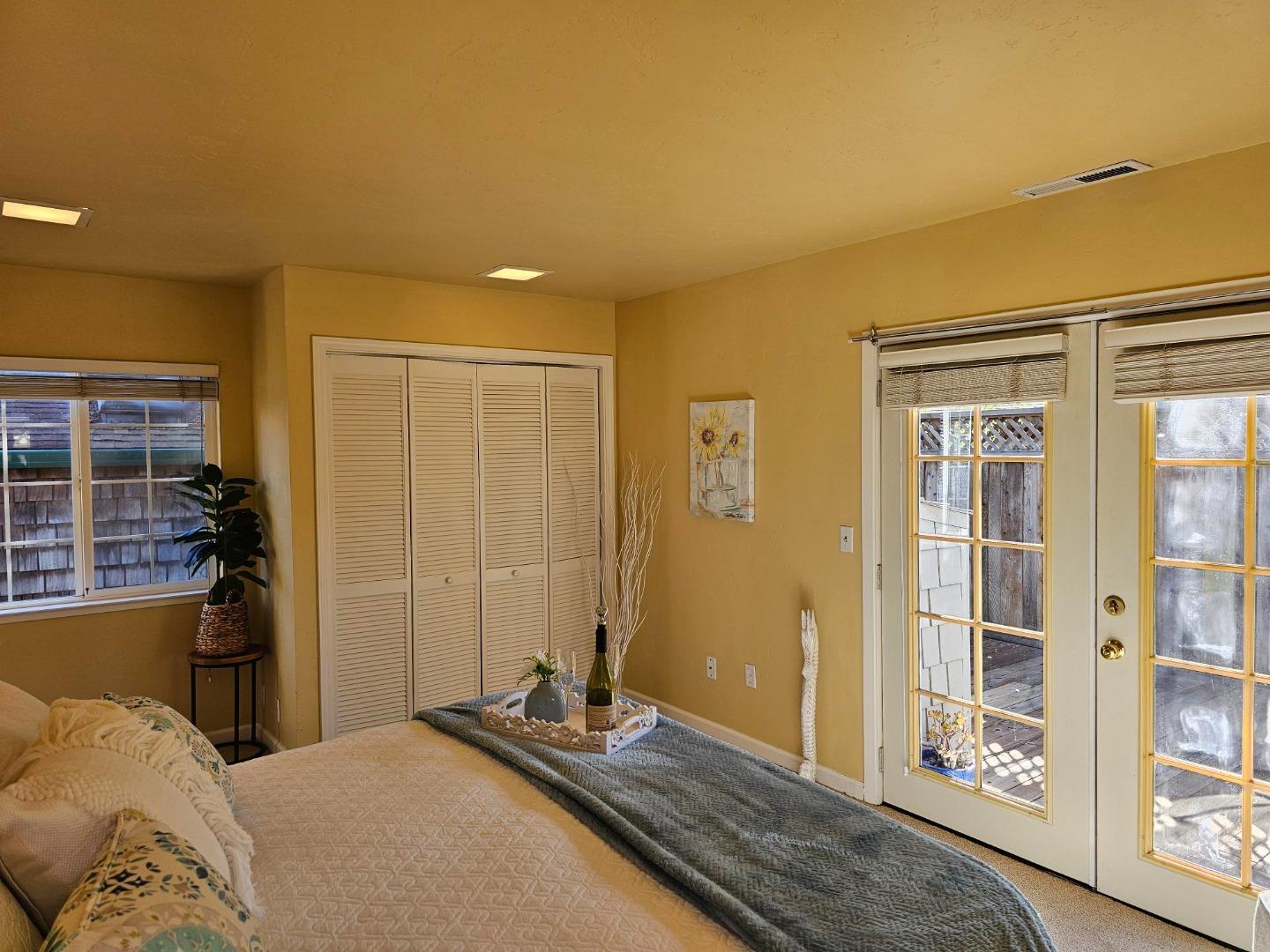 Detail Gallery Image 10 of 22 For 707 Sunset Dr, Capitola,  CA 95010 - 2 Beds | 2 Baths