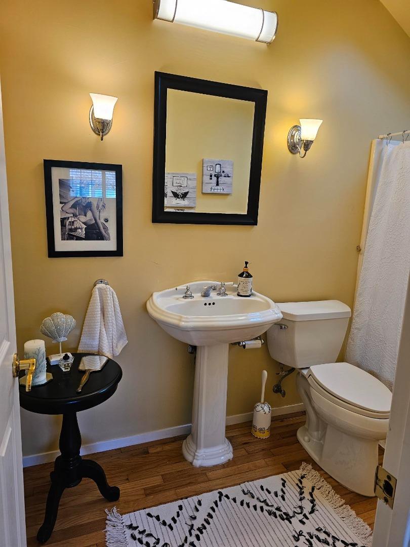 Detail Gallery Image 12 of 22 For 707 Sunset Dr, Capitola,  CA 95010 - 2 Beds | 2 Baths
