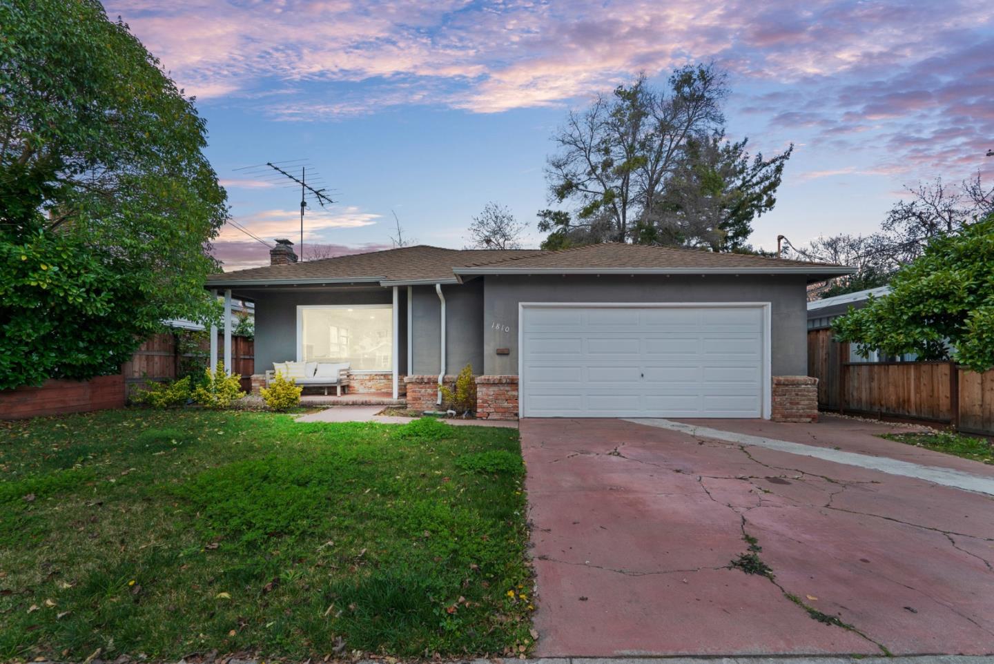 Detail Gallery Image 1 of 1 For 1810 Jefferson Ave, Redwood City,  CA 94062 - 3 Beds | 1/1 Baths