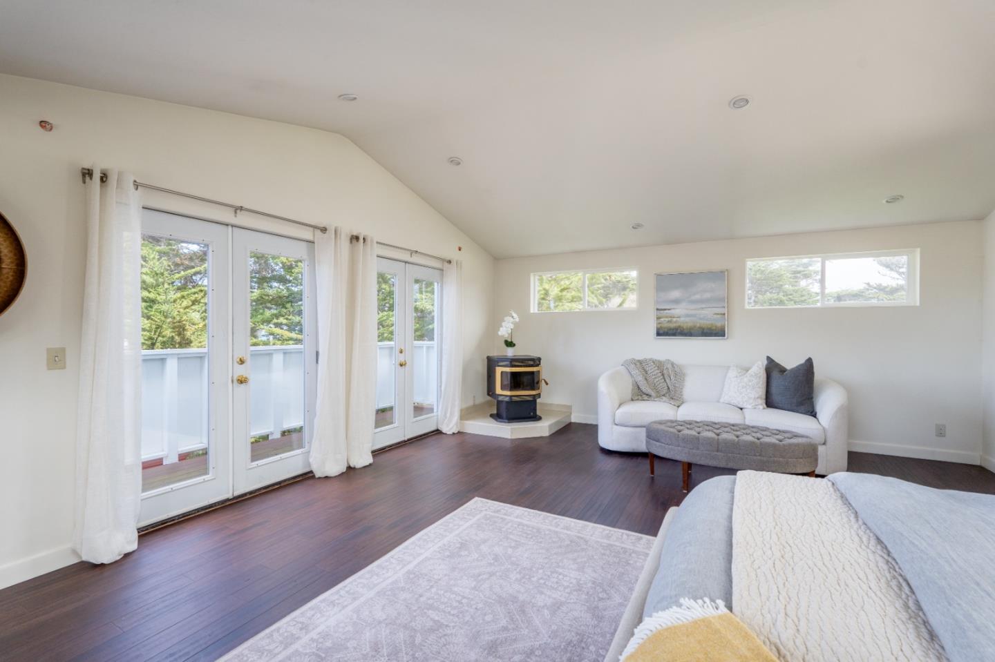 Detail Gallery Image 12 of 27 For 1124 Shell Ave, Pacific Grove,  CA 93950 - 4 Beds | 2 Baths