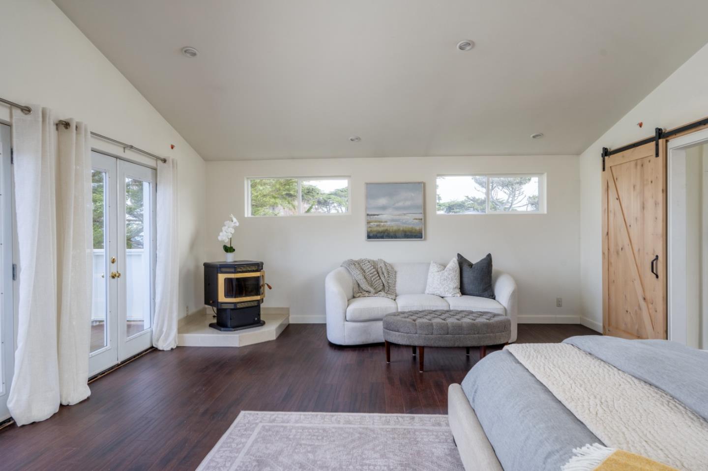 Detail Gallery Image 13 of 27 For 1124 Shell Ave, Pacific Grove,  CA 93950 - 4 Beds | 2 Baths