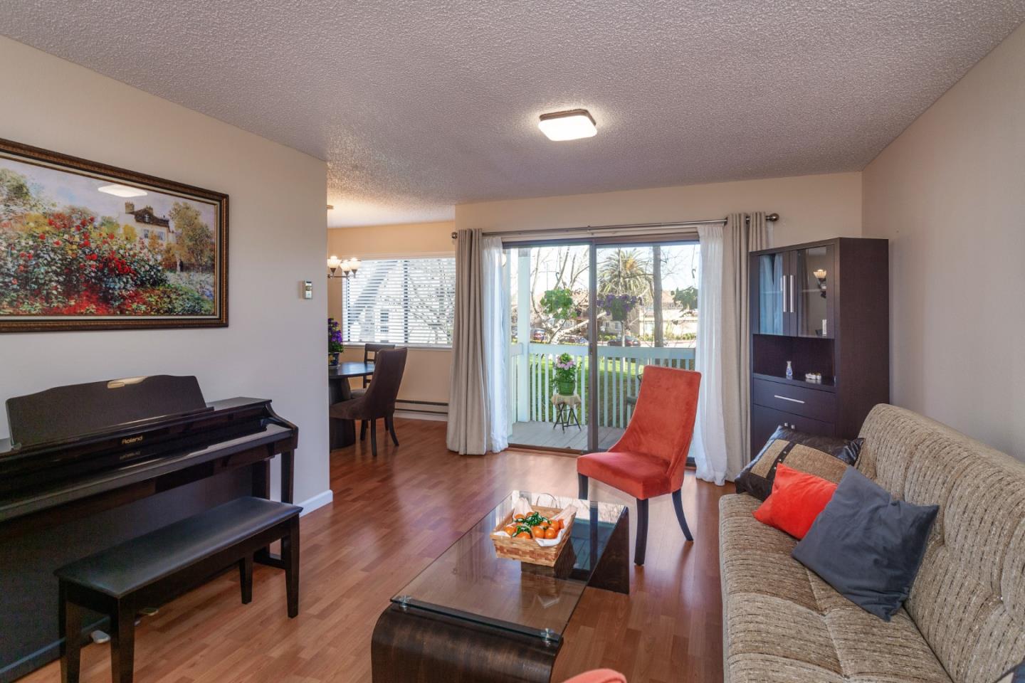 Detail Gallery Image 3 of 15 For 938 Clark Ave #11,  Mountain View,  CA 94040 - 2 Beds | 1 Baths