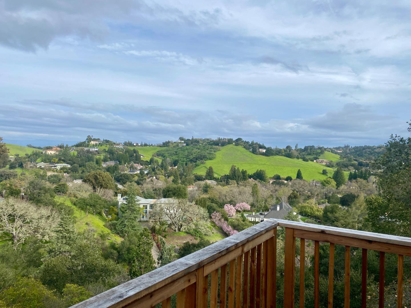 Detail Gallery Image 1 of 17 For 14188 Stanford Ct, Los Altos Hills,  CA 94022 - 4 Beds | 4 Baths