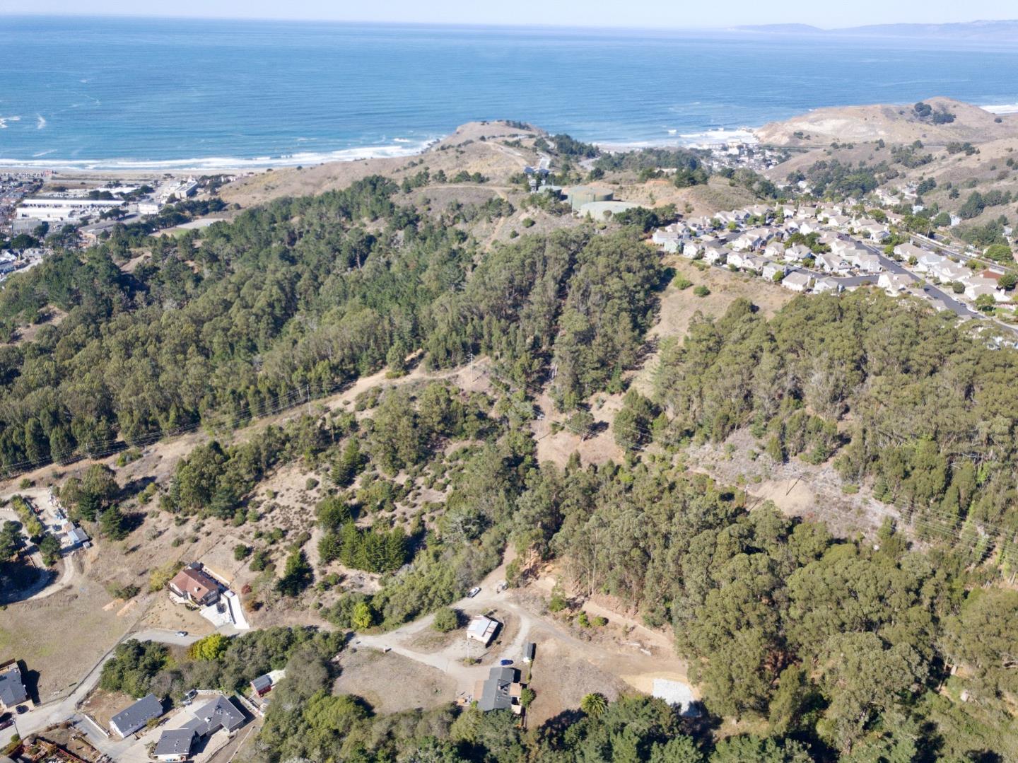 Detail Gallery Image 2 of 19 For 8 Hinton Ranch Rd, Pacifica,  CA 94044 - – Beds | – Baths