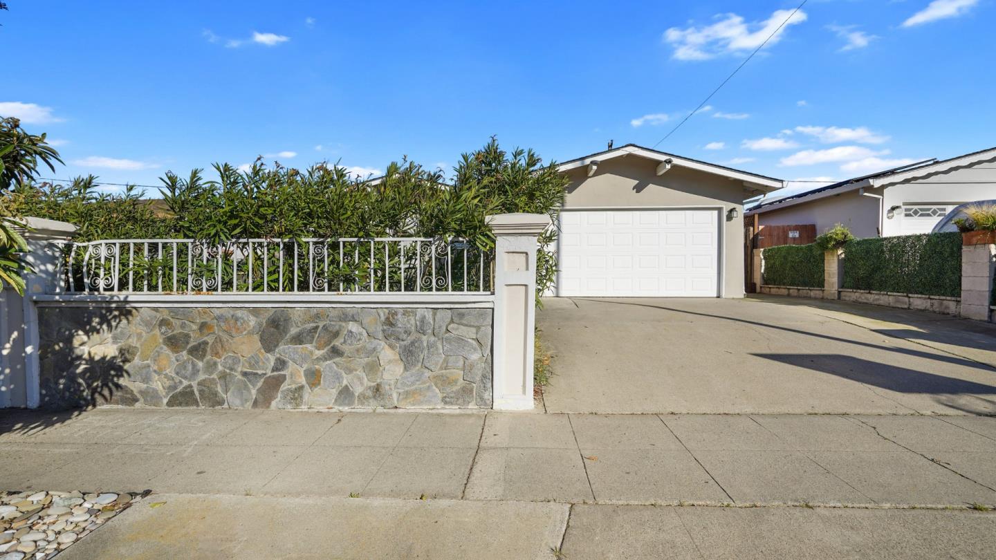 Detail Gallery Image 1 of 1 For 4048 San Ysidro Way, San Jose,  CA 95111 - 3 Beds | 2 Baths