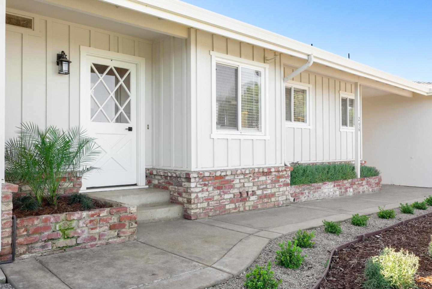 Detail Gallery Image 8 of 42 For 296 River Rd, Salinas,  CA 93908 - 3 Beds | 1/1 Baths