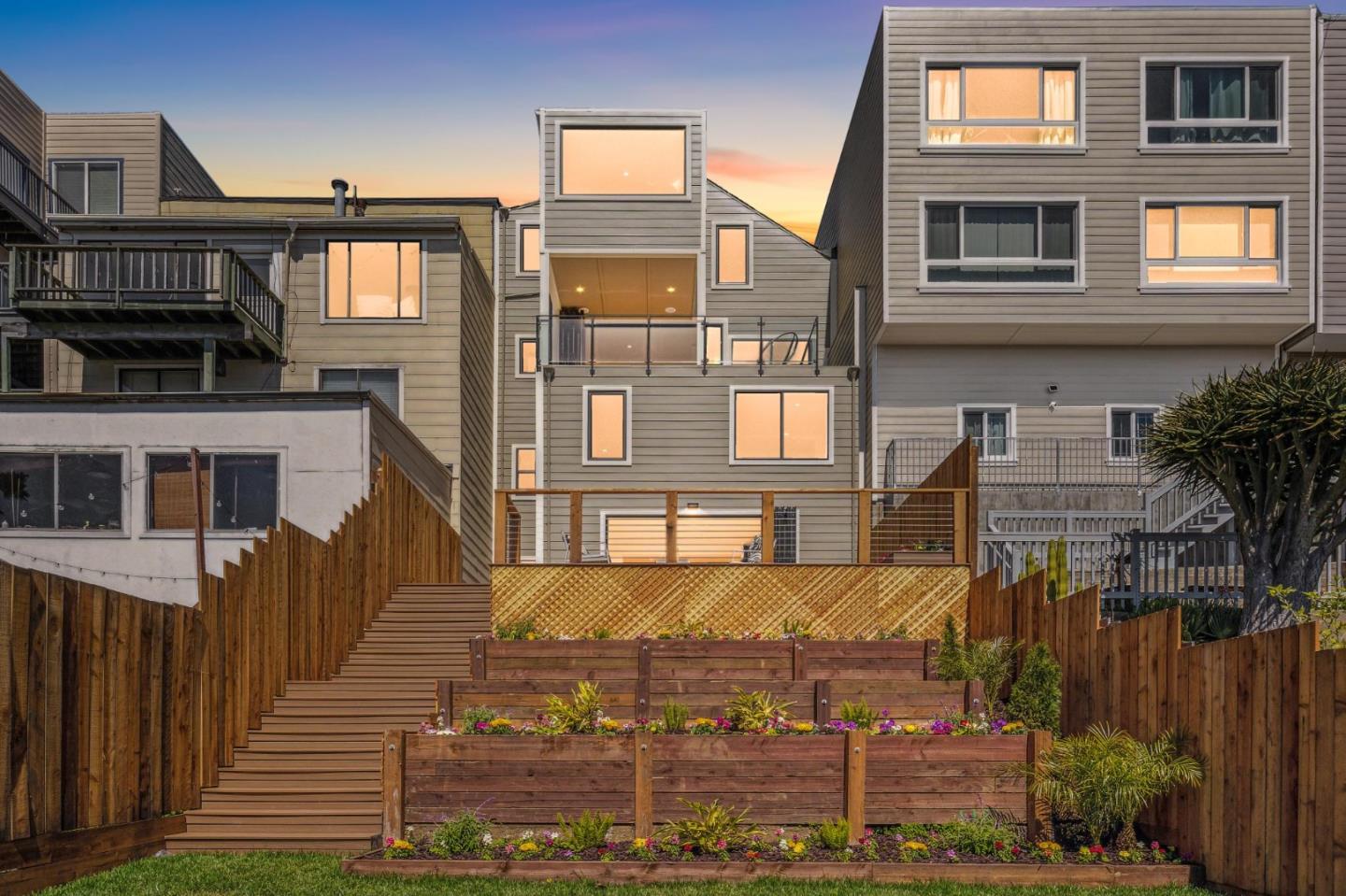 Detail Gallery Image 1 of 98 For 323 Monterey Blvd, San Francisco,  CA 94131 - 4 Beds | 3/2 Baths