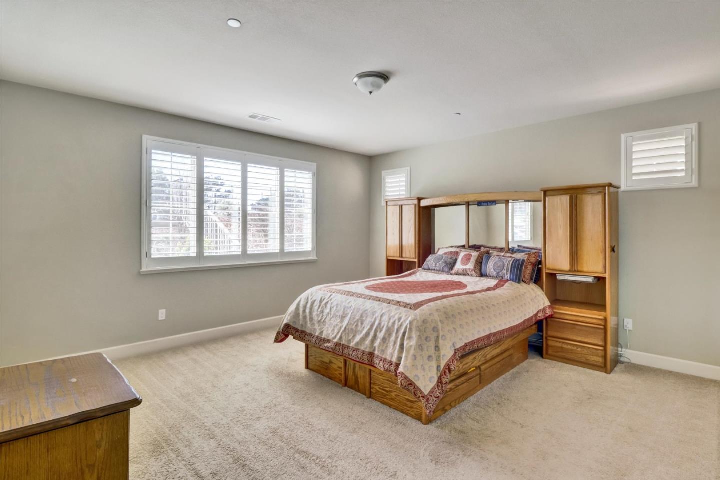 Detail Gallery Image 29 of 43 For 328 Crestview Cir, Daly City,  CA 94015 - 5 Beds | 4 Baths