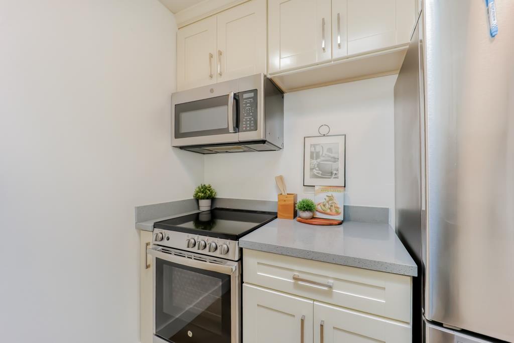 Detail Gallery Image 30 of 55 For 500 W Middlefield Rd #63,  Mountain View,  CA 94043 - 1 Beds | 1 Baths