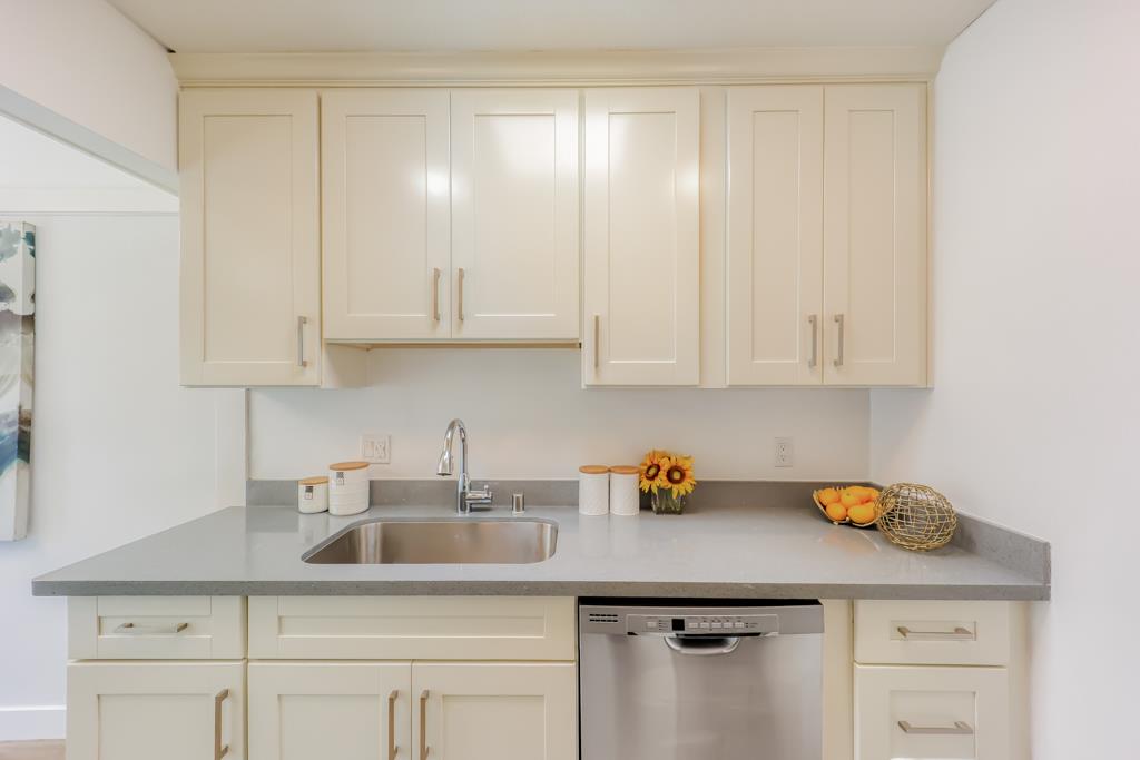 Detail Gallery Image 31 of 55 For 500 W Middlefield Rd #63,  Mountain View,  CA 94043 - 1 Beds | 1 Baths