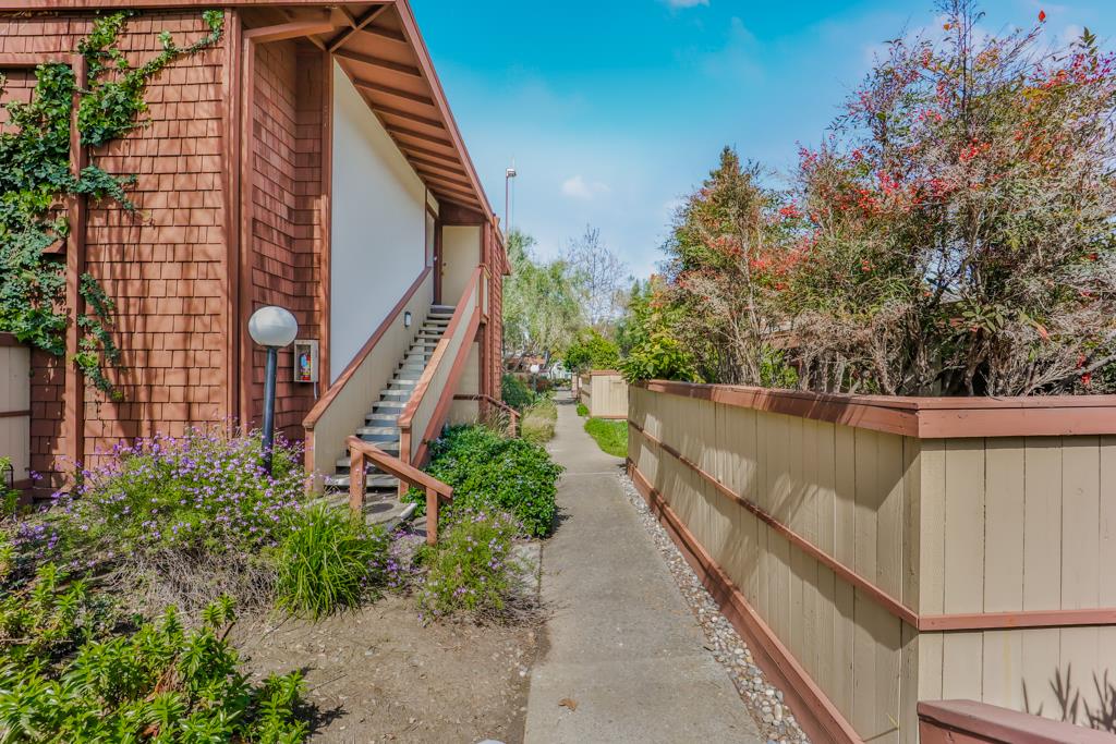 Detail Gallery Image 9 of 55 For 500 W Middlefield Rd #63,  Mountain View,  CA 94043 - 1 Beds | 1 Baths