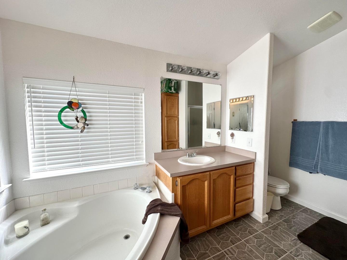 Detail Gallery Image 11 of 15 For 6130 Monterey Hwy #123,  San Jose,  CA 95138 - 3 Beds | 2 Baths