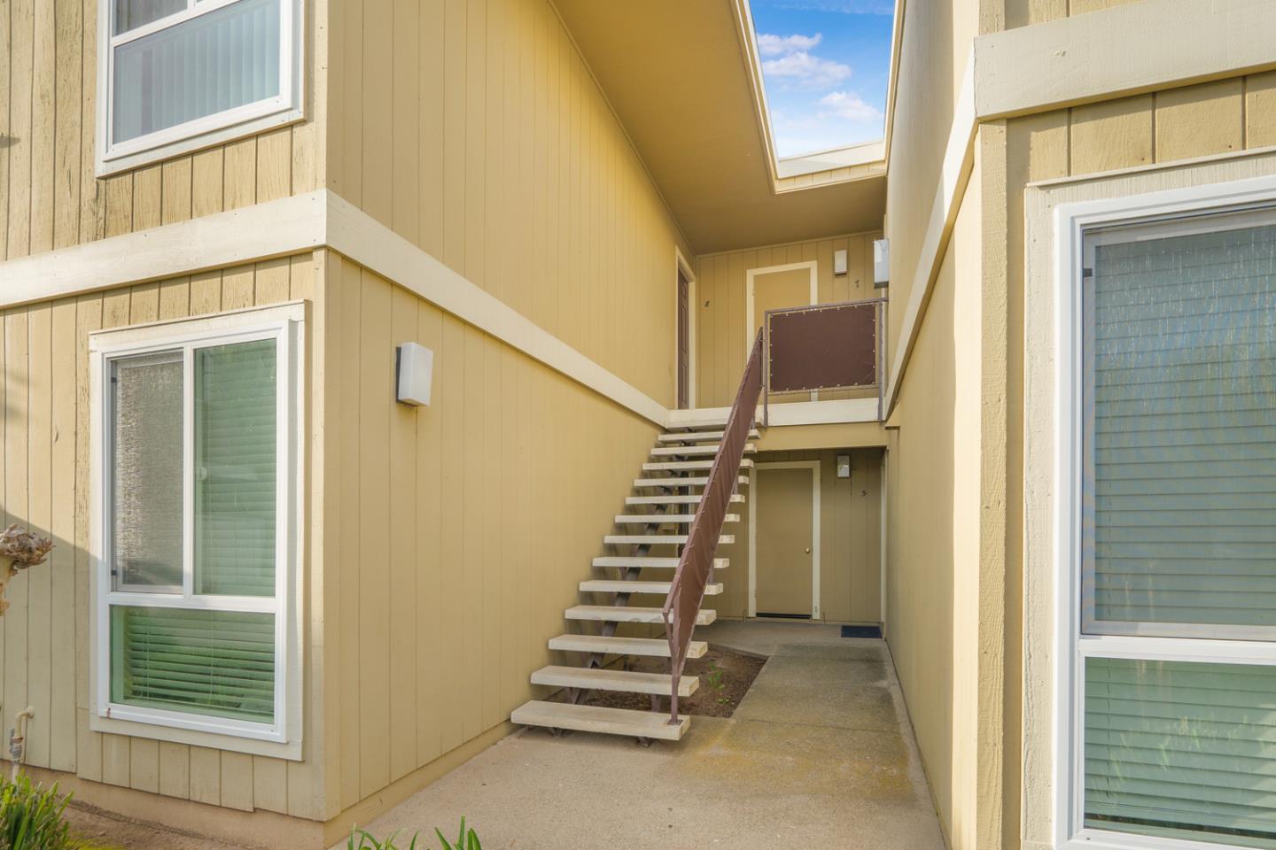 Detail Gallery Image 8 of 33 For 8155 Westwood Dr #8,  Gilroy,  CA 95020 - 1 Beds | 1 Baths