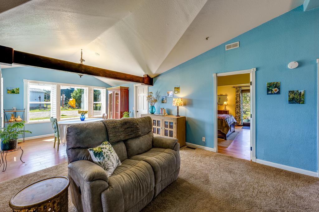 Detail Gallery Image 9 of 58 For 31900 Loma Chiquita Rd, Los Gatos,  CA 95033 - 4 Beds | 2 Baths