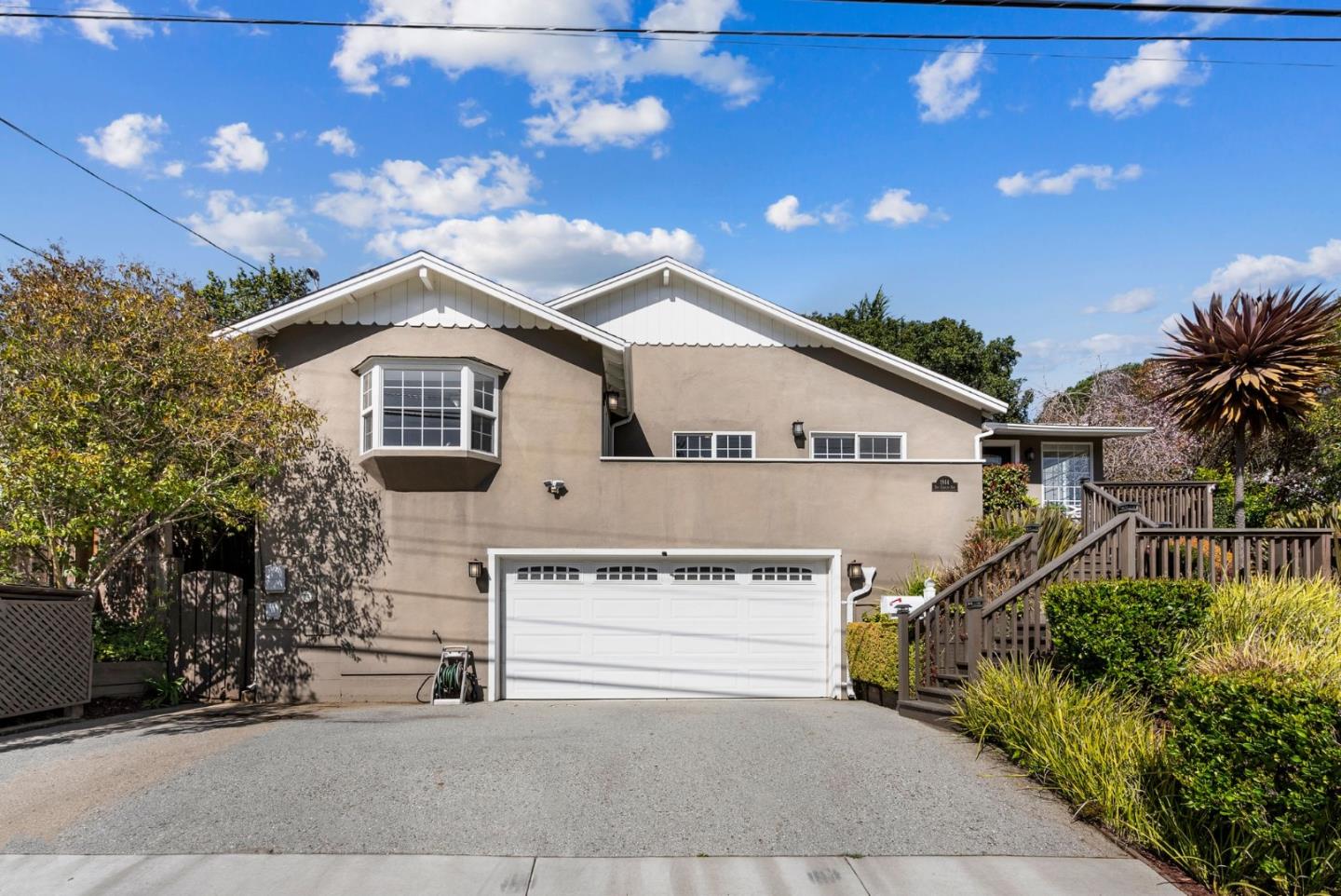 Detail Gallery Image 1 of 1 For 1914 San Carlos Ave, San Carlos,  CA 94070 - 3 Beds | 3 Baths