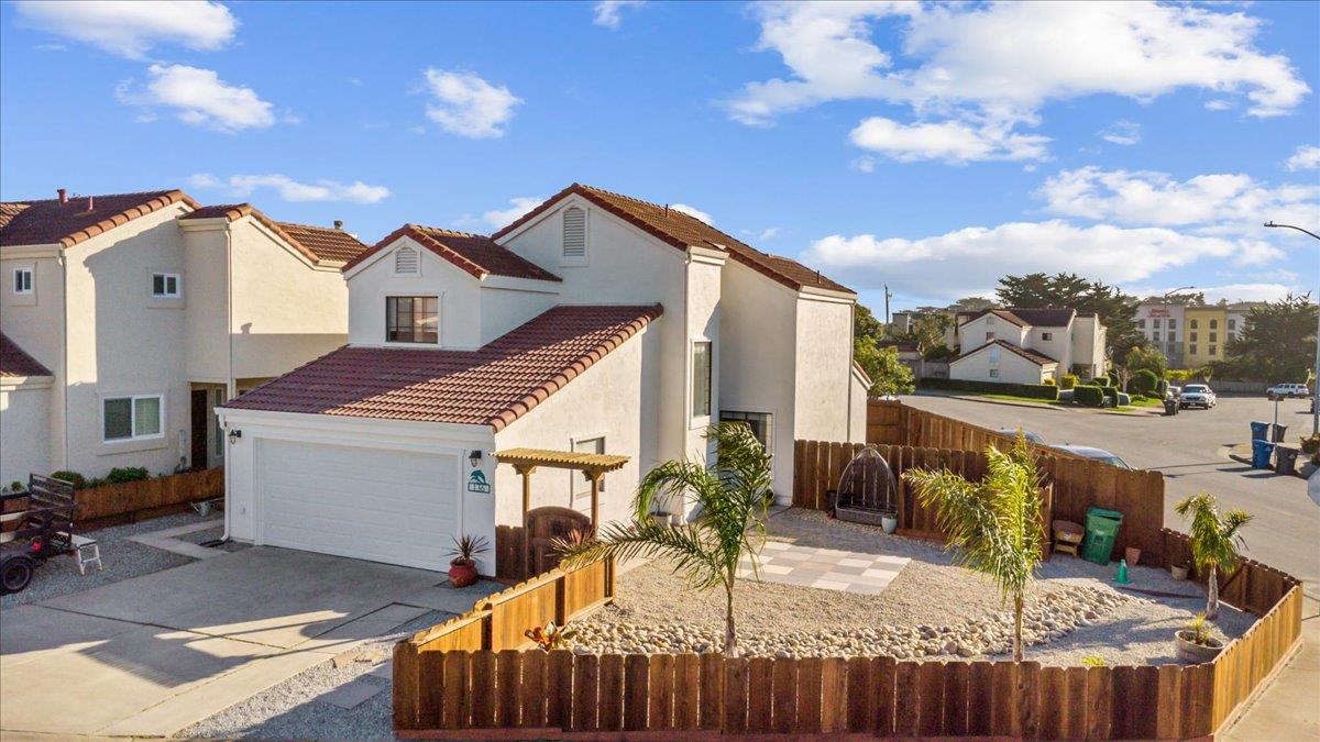 136 Dolphin Cir, Marina, CA 93933