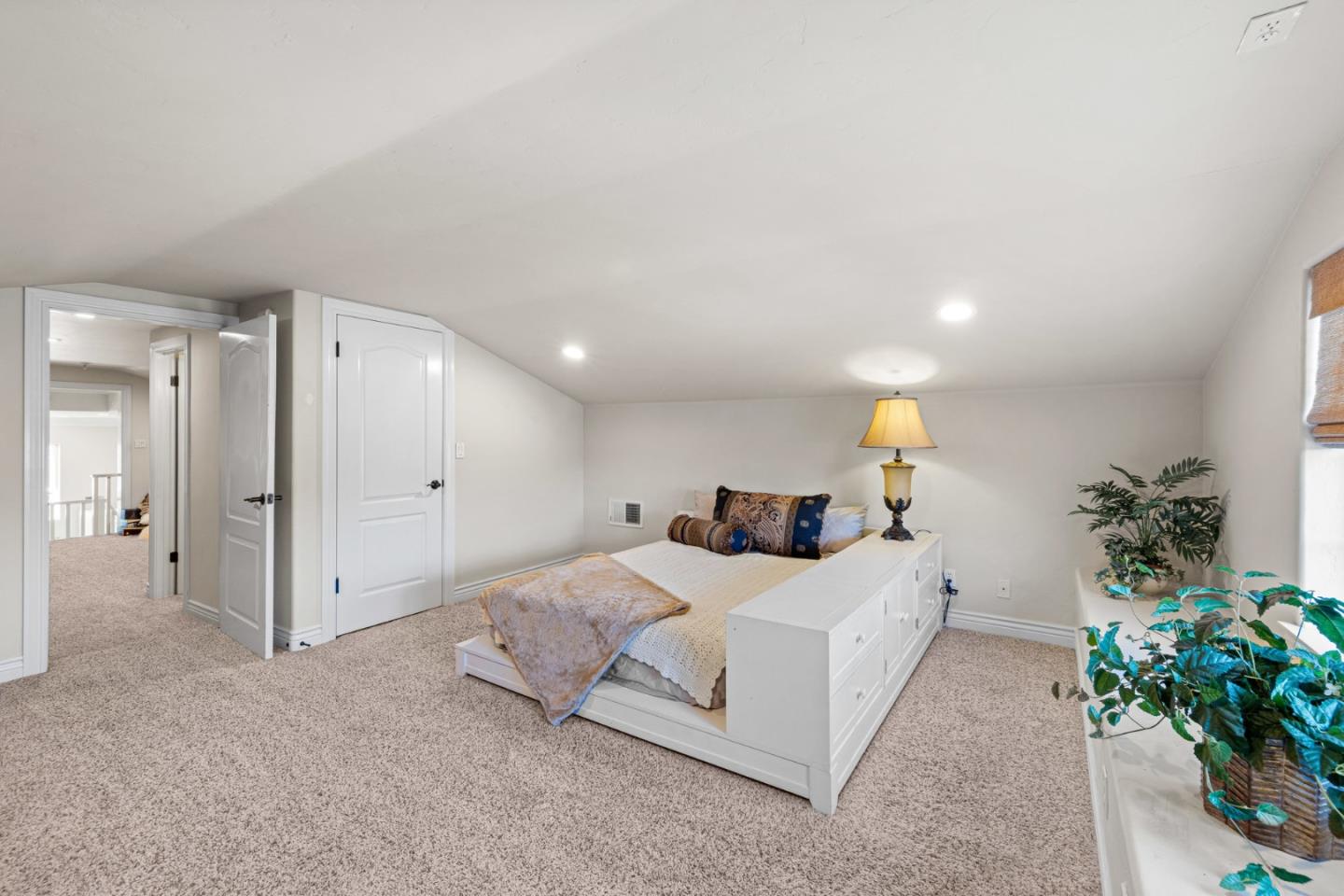 Detail Gallery Image 25 of 63 For 7831 Santa Theresa Dr, Gilroy,  CA 95020 - 4 Beds | 2/1 Baths