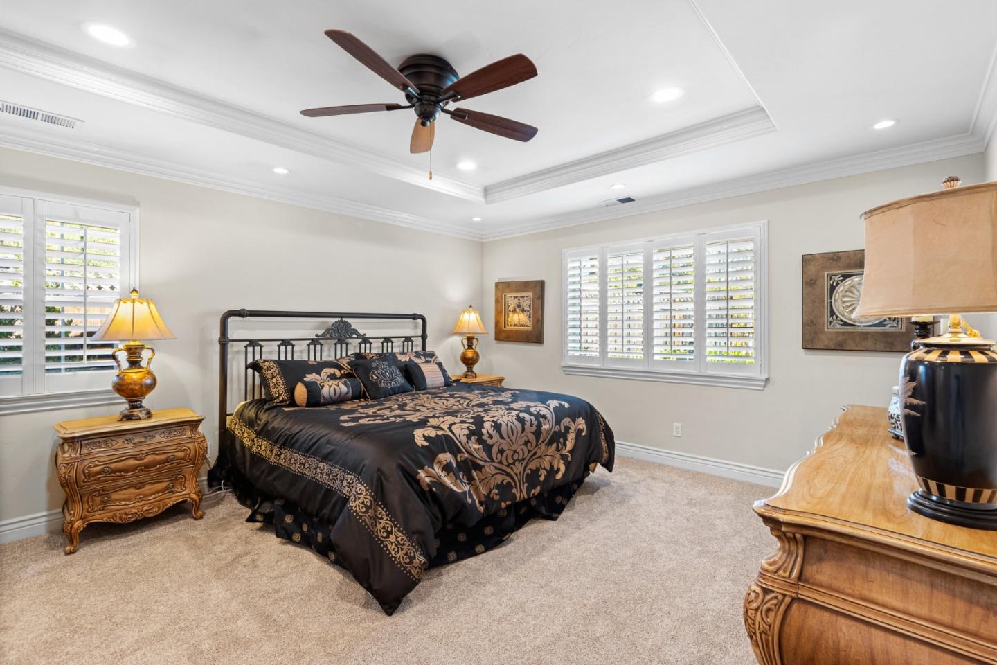 Detail Gallery Image 7 of 63 For 7831 Santa Theresa Dr, Gilroy,  CA 95020 - 4 Beds | 2/1 Baths