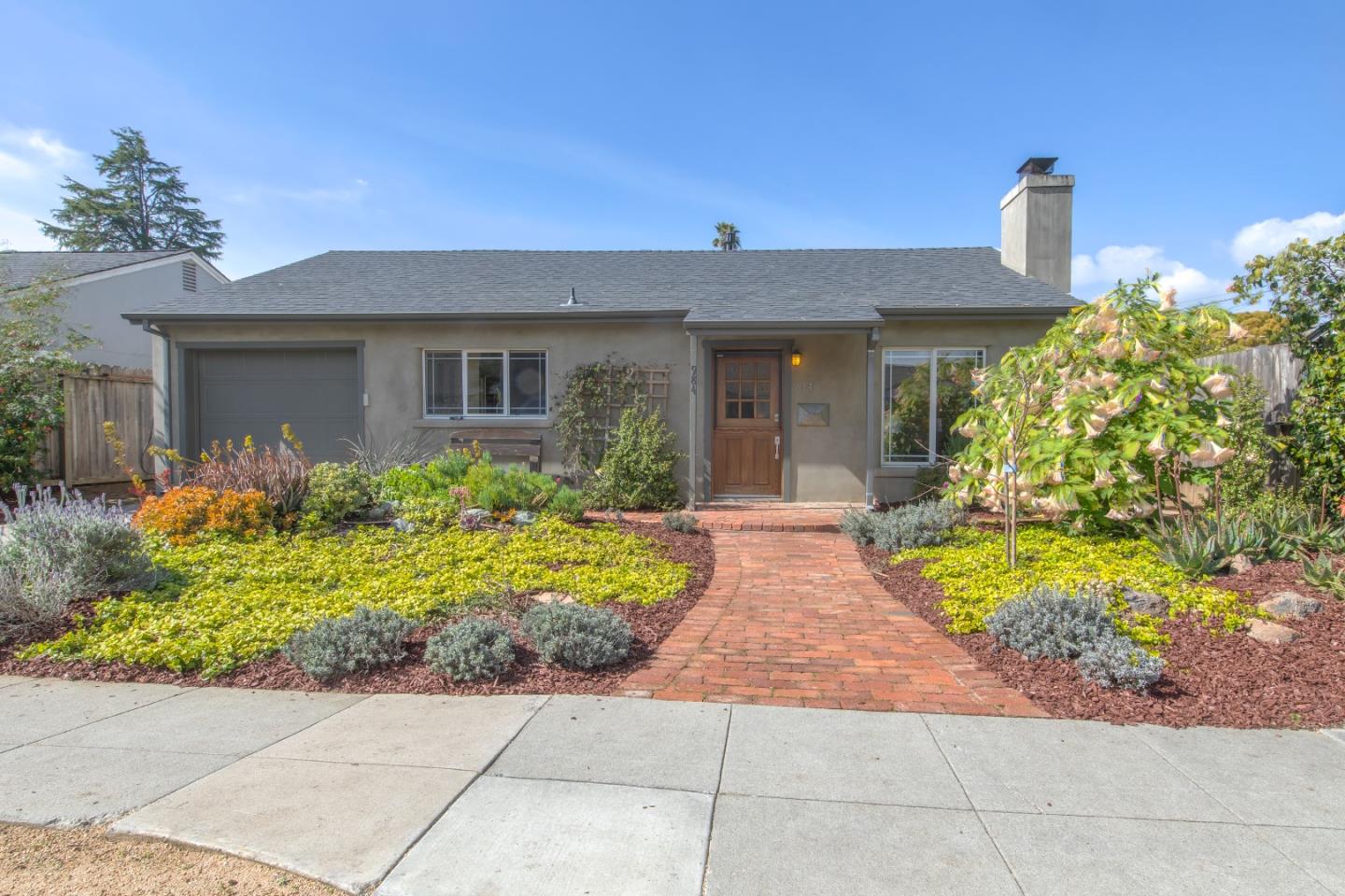 Detail Gallery Image 1 of 1 For 984 Springfield Dr, San Carlos,  CA 94070 - 3 Beds | 2 Baths