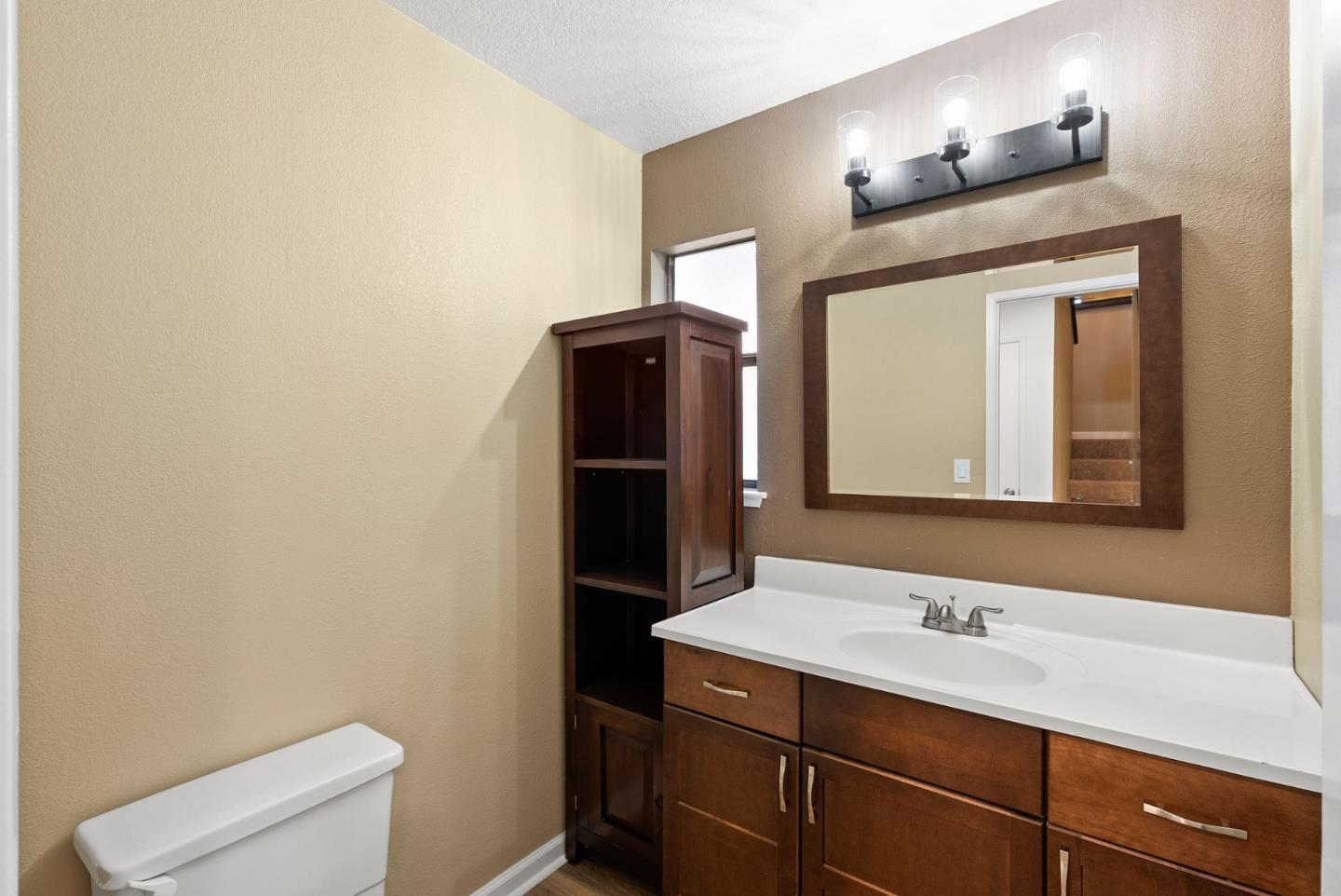 Detail Gallery Image 23 of 34 For 1116 Holmes Way, Hayward,  CA 94541 - 3 Beds | 2/1 Baths