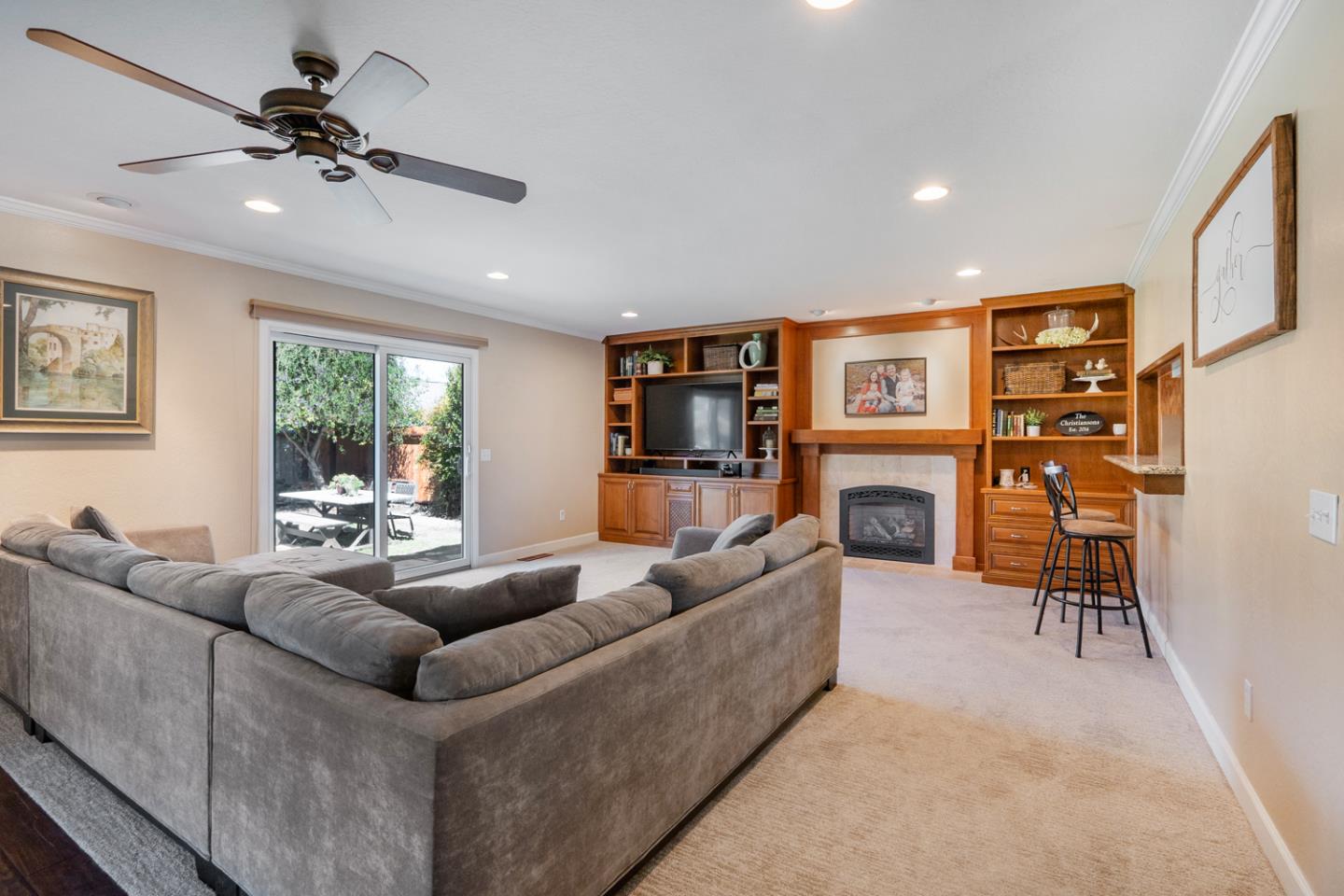 Detail Gallery Image 8 of 29 For 1068 Sierra Madre Dr, Salinas,  CA 93901 - 3 Beds | 2 Baths