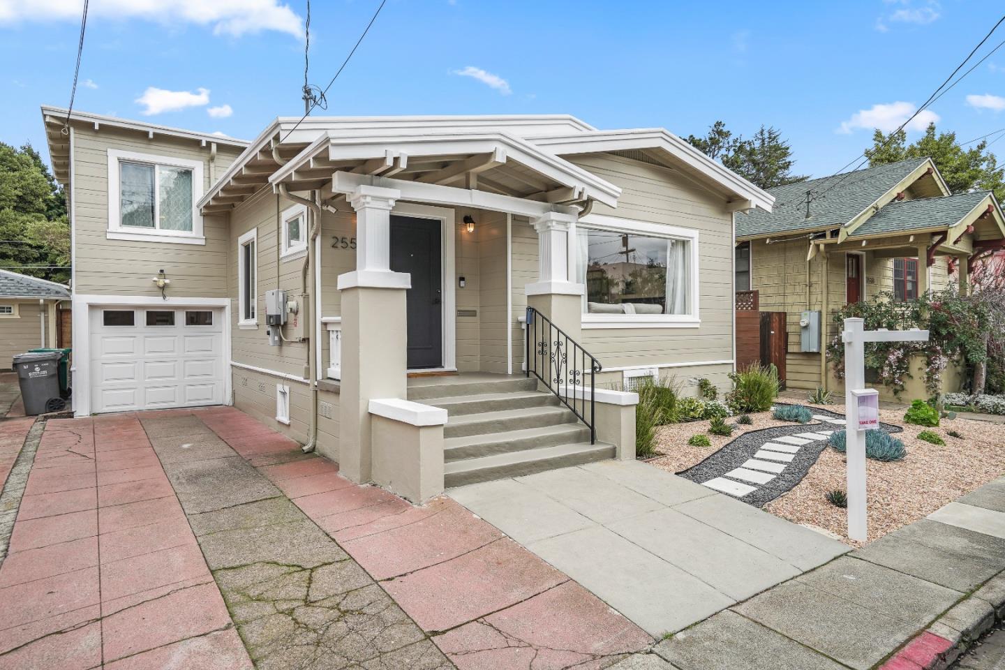 2554 Pleasant St, Oakland, CA 94602