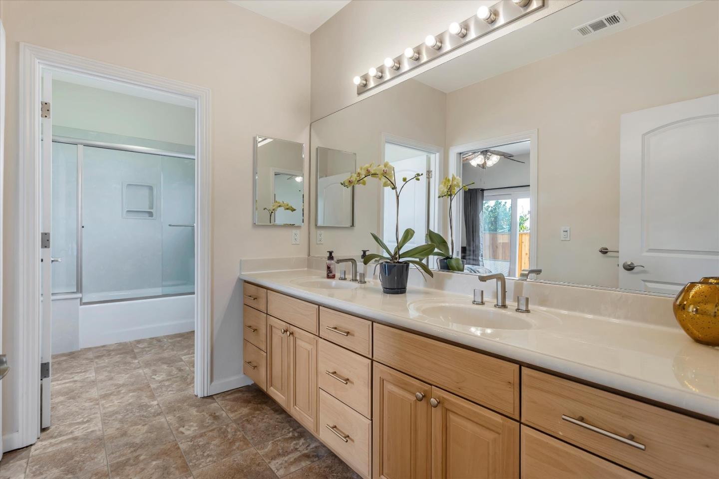 Detail Gallery Image 29 of 48 For 1450 Mercury Ct, Milpitas,  CA 95035 - 3 Beds | 2/1 Baths